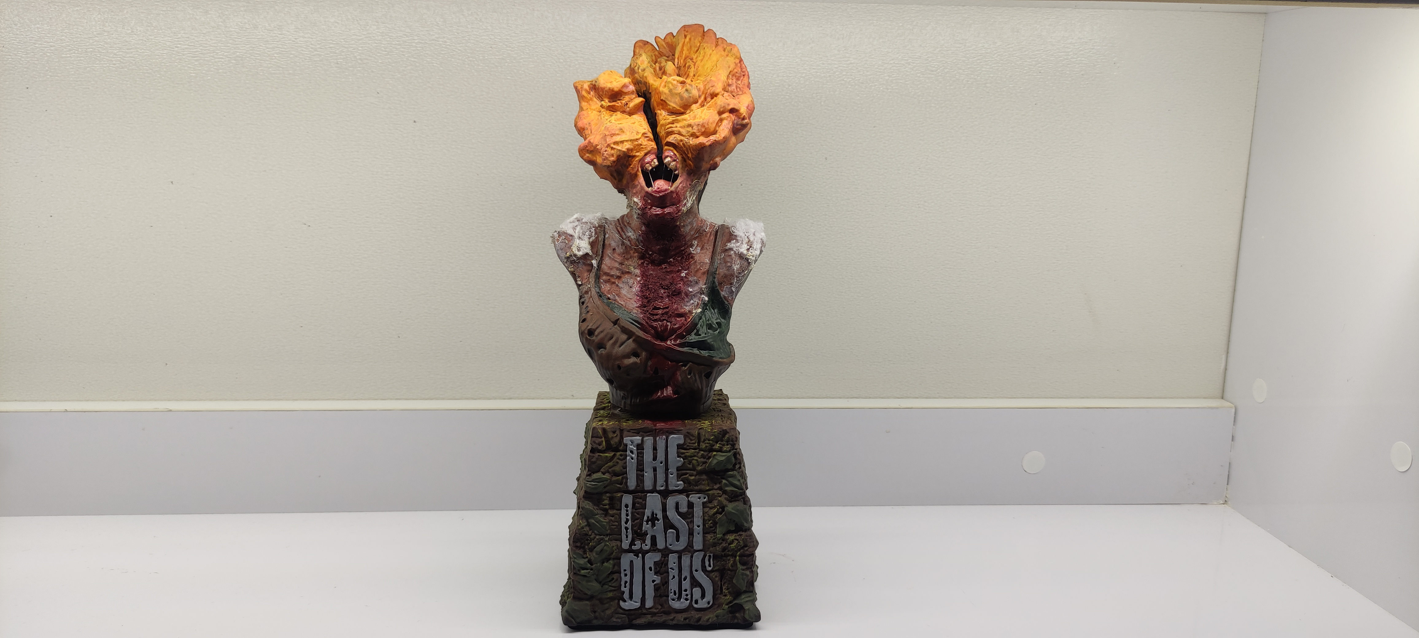 فیگور کلیکر از بازی لست اف اس(the last of us) 27سانتی متر